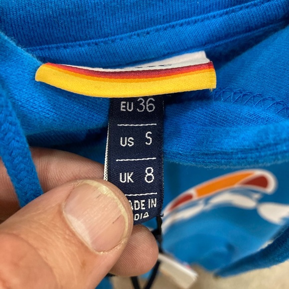 Women’s Ellesse Hoodie Sweater. - Picture 2 of 2